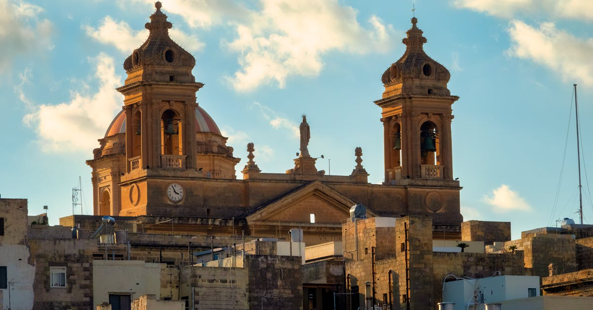 découvrez saint-étienne, une ville au riche patrimoine industriel et culturel, offrant une multitude d'activités et de sites touristiques à explorer. de ses musées fascinants à ses espaces verts, saint-étienne promet une expérience unique.