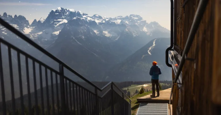 informations et actualités sur le crash d'avion en italie, comprenant les causes, les victimes et les mesures de sécurité prises.