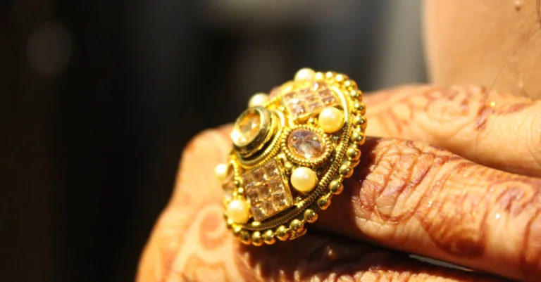 découvrez notre collection élégante de bijoux raffinés, alliant style et qualité pour sublimer toutes vos occasions.