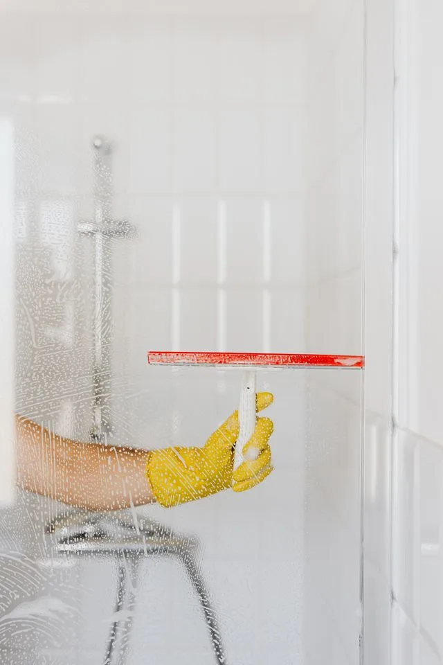 comment enlever calcaire paroi douche efficacement