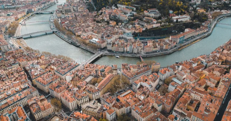trouvez la propriété idéale à lyon grâce à notre moteur de recherche performant. découvrez des annonces immobilières variées pour acheter ou louer facilement.