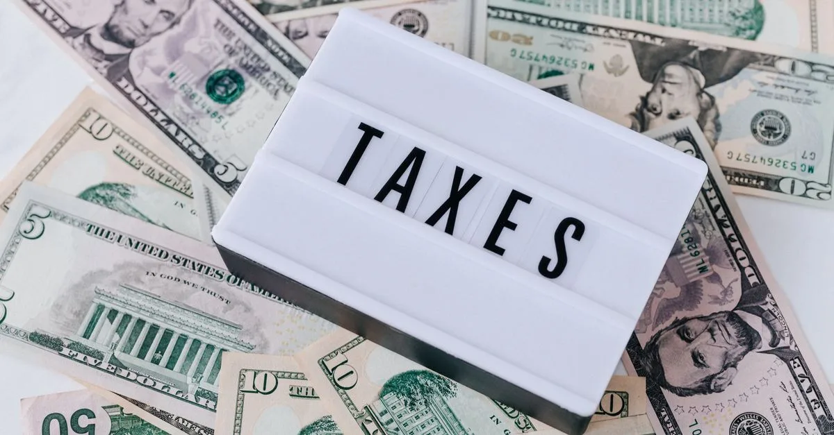 découvrez l'âge requis pour bénéficier d'une exonération de la taxe foncière et comment en faire la demande.