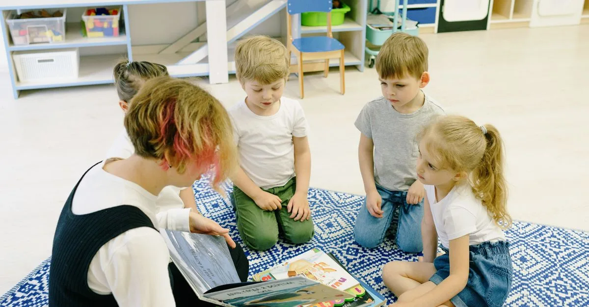 découvrez l'importance de l'alphabétisation précoce pour le développement des compétences en lecture et écriture chez les jeunes enfants.