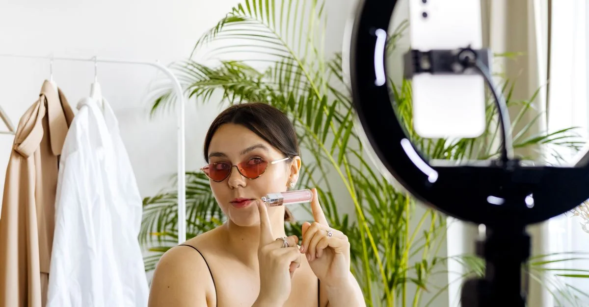 découvrez les meilleurs conseils mode et beauté pour sublimer votre style au quotidien. astuces tendances, soins incontournables et inspirations pour révéler votre éclat.