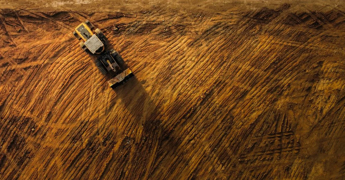 travaux de terrassement et d'aménagement du sol : services professionnels pour préparer votre terrain avec précision et efficacité.