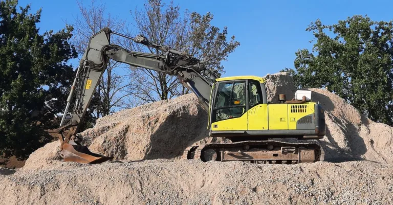 travaux de terrassement professionnels pour préparer votre terrain et garantir la solidité de vos constructions.