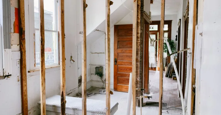 découvrez des conseils et astuces pour la rénovation de votre maison, du design à la réalisation, afin de créer un espace de vie moderne et fonctionnel.