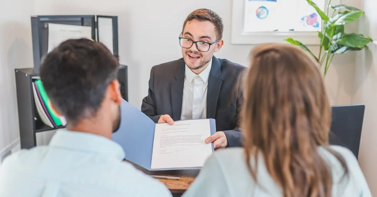 découvrez le rôle de la clause de condition suspensive de prêt immobilier, ses délais et les protections qu’elle offre à l’acheteur.